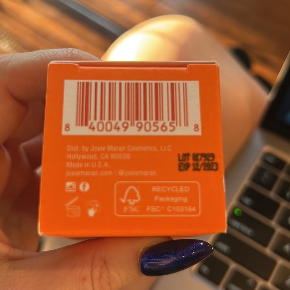 Josie Maran Get Even Sun Milk - Picture 4 of 4